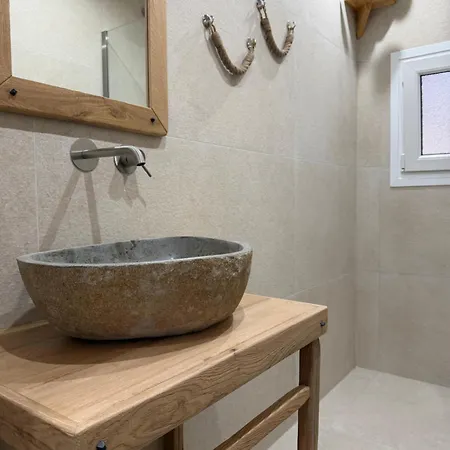 Alkyonis Milos Apartment Triovasalos